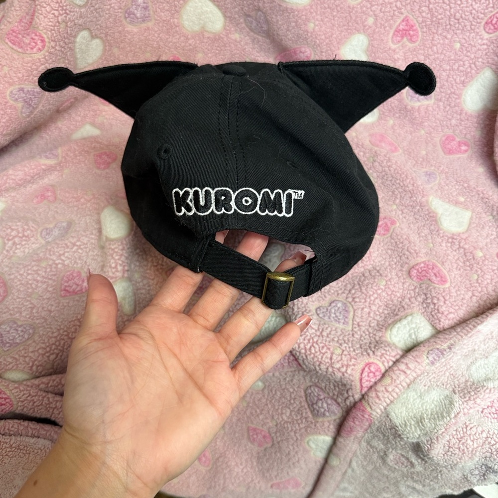 Sanrio Black Cap with Cat Ears and Embroidery - Picture 3 of 3